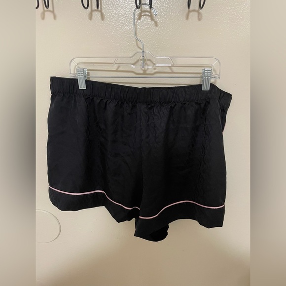 ✨Victoria Secret Stain Sleep Shorts Size XXL - Picture 7 of 8